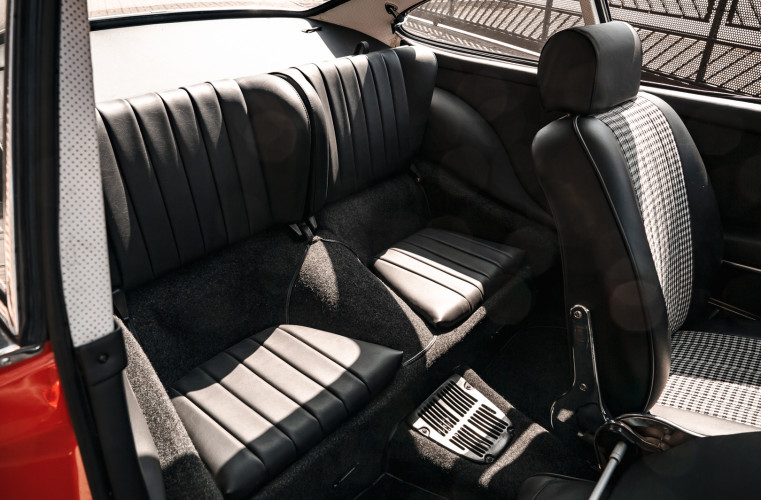 1969 Porsche 911 T 2.0 34