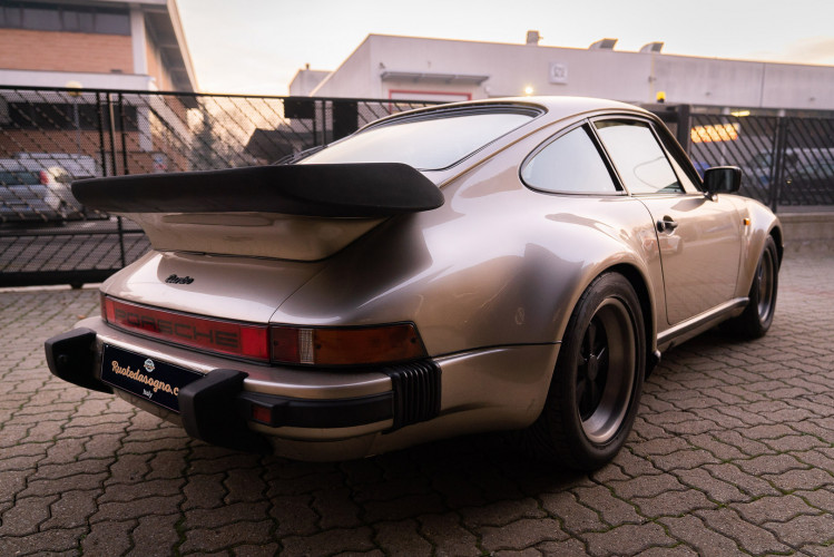 1985 Porsche 930 Turbo 2