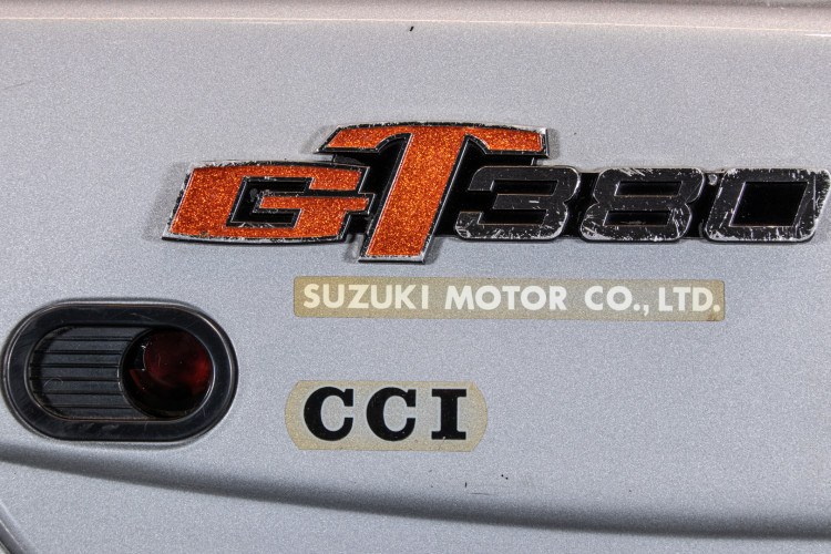 1975 Suzuki GT 380 28