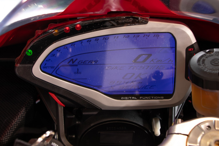 2016 MV AGUSTA 1000 F6 37