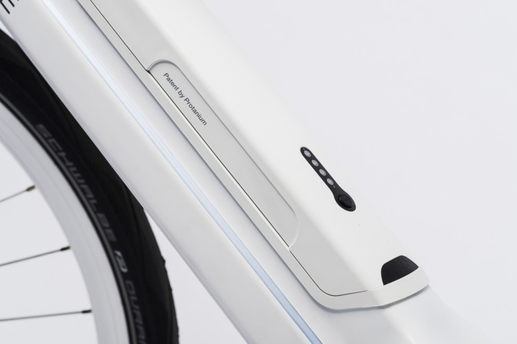 Hi Tech White 1