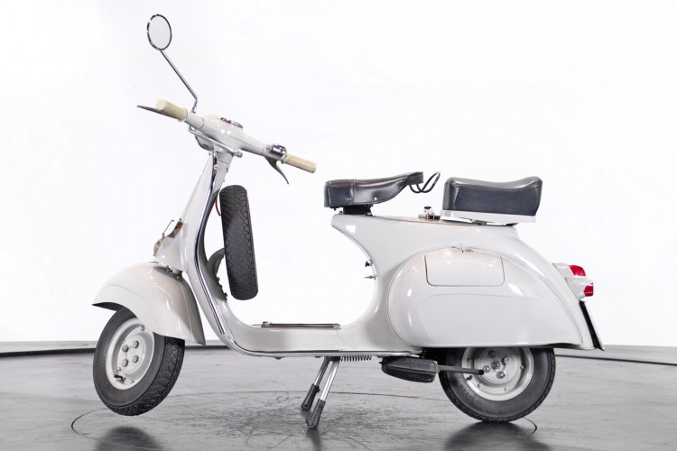 1961 Piaggio Vespa 125 0