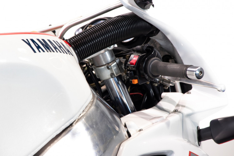 1989 Yamaha FZR 750 R (OW01) 16