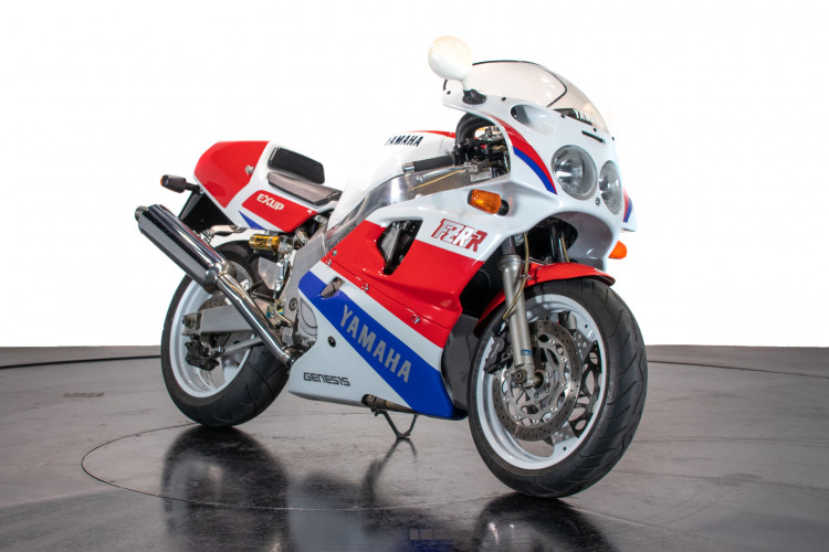 1989 Yamaha FZR 750 R (OW01) 4